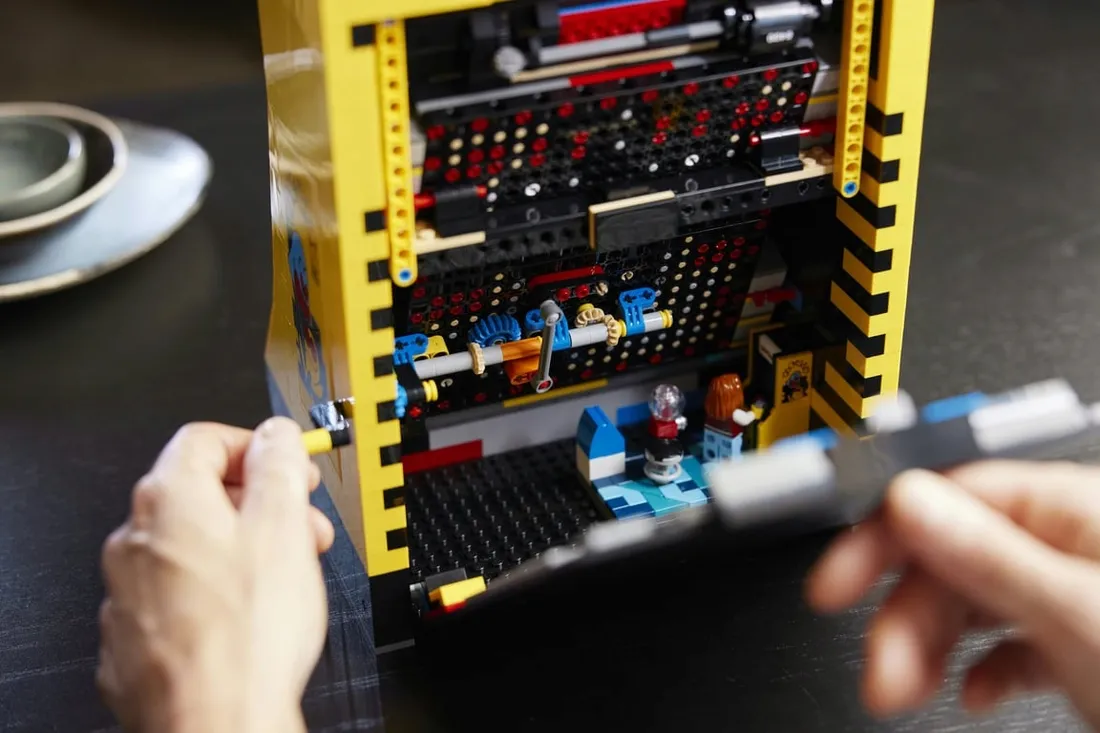 lego-icons-automat-do-gry-pac-man