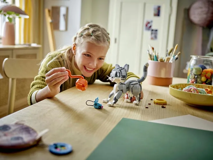 lego-creator-psotny-kot