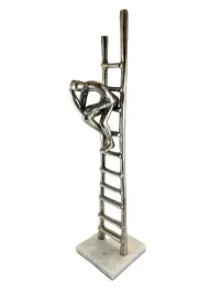 metalowa-figurka-na-kamiennej-podstawie-54cm
