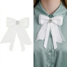 elegancka-kokarda-damska-z-koronka-biala-broszka-vintage-styl-prezent