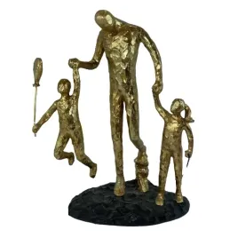 figurka-stojaca-rodzina-zlota-285cm
