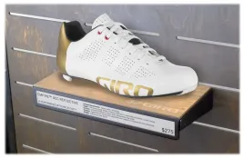 polka-na-buty-giro-slatwall-shelf-metalowa-z-drewnianym-wykonczeniem-4-szt