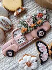 ciastko-auto-pick-up-kwiaty-wiosenne-w-pudelku