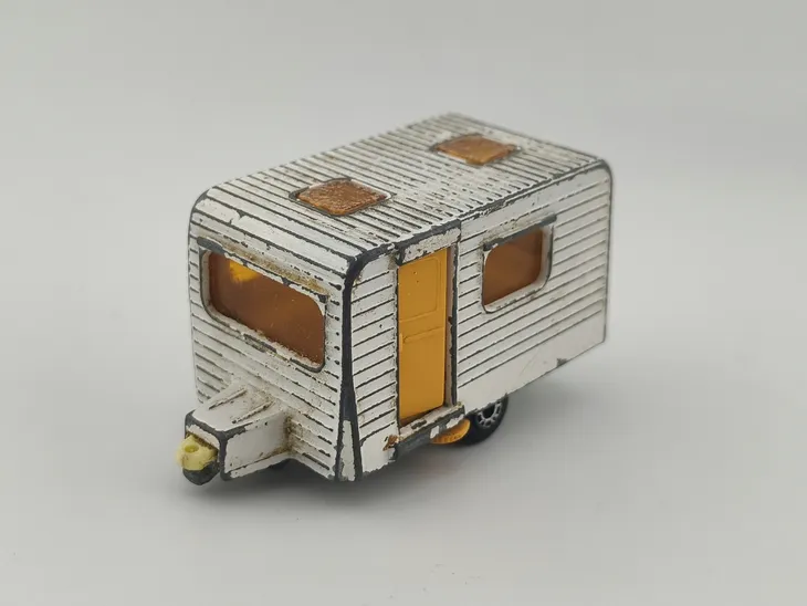 matchbox-caravan-trailer-przyczepka
