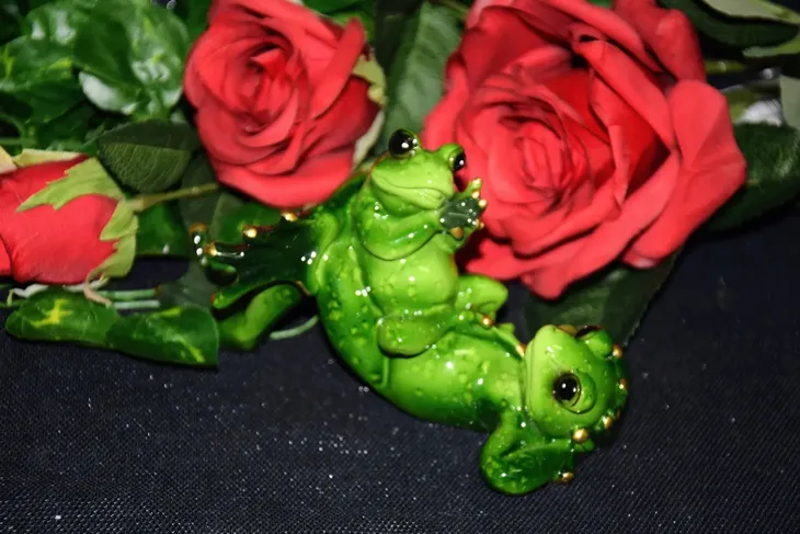 figurka-2-zaby-85x15x8cm-kod-producenta-137240