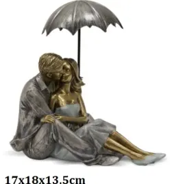 figurka-para-niebiesko-szara-wtulona-z-parasolem-17x18x13-5cm