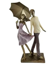 figurka-stojaca-zakochana-para-pod-parasolem-33x20x9