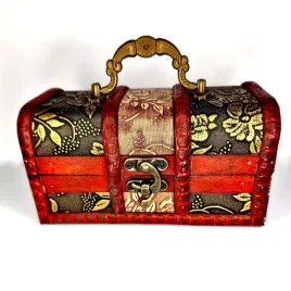 drewniana-skrzynka-skrzyneczka-szkatulka-kuferek-vintage-czerwona-zlota