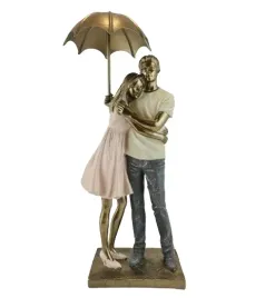 figurka-para-stojaca-pod-parasolem-zakochani-31x125x8