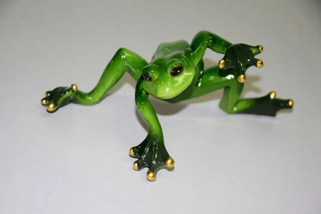 figurka-zaba-16x6x10cm