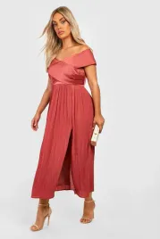 ic87101-boohoo-plisowana-sukienka-bardot-odkryte-ramiona-29-8xl