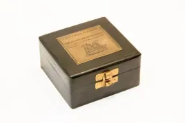 pudelko-z-palisandru-z-tabliczka-mosiezna-captain-cab