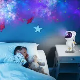 projektor-gwiazd-astronauta-kolor-dominujacy-bialy