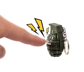brelok-granat-latarka-prank-do-zartow-kopie-pradem-wojsko-shock-szok