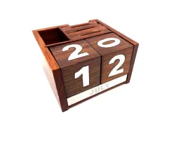drewniany-kalendarz-wieczysty-114-x-114-x-7-cm