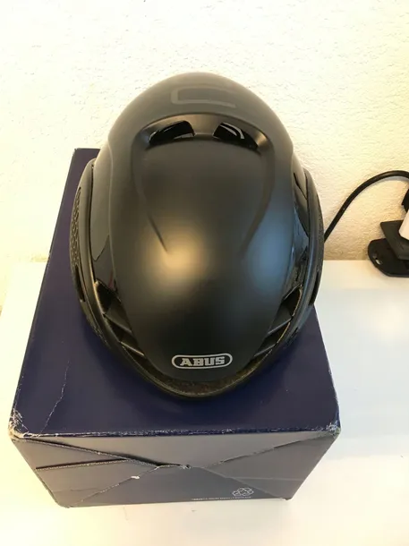 abus-kask-rowerowy-gamechanger-czarny-kolor-czarny