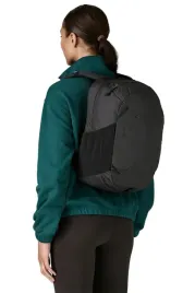 plecak-miejski-patagonia-atom-day-pack-24l-czarny