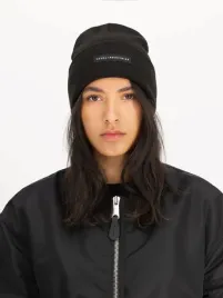 alpha-industries-rubber-logo-beanie-258902-czarna