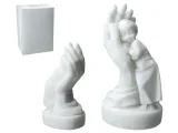 chlopczyk-na-dloni-alabaster-grecki