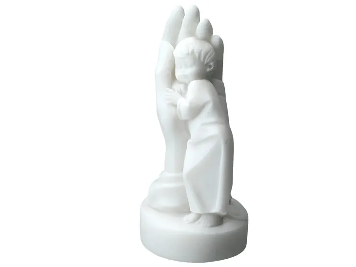 chlopczyk-na-dloni-alabaster-grecki-material-wykonania-kamien