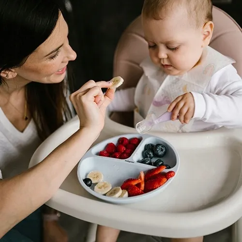 talerzyk-babyono-niebieski-silikon-stan-nowy-kolor-dominujacy-niebieski