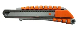 noz-do-tapet-aluminiowy-18-mm-c9108-antyposlizogowa-rekojesc-guma-richmann