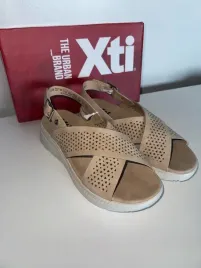 xti-sandaly