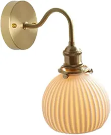 biala-ceramiczna-lampa-scienna-ze-zlota-podstawa-gwint-e27-210-250v-250w