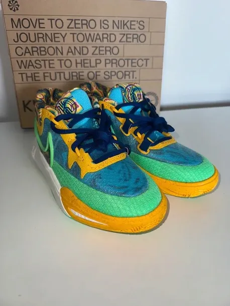 nike-kyrie-8