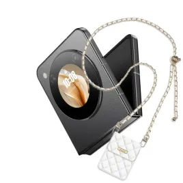 zestaw-nubia-flip-5g-czarny-etui-na-lancuszku