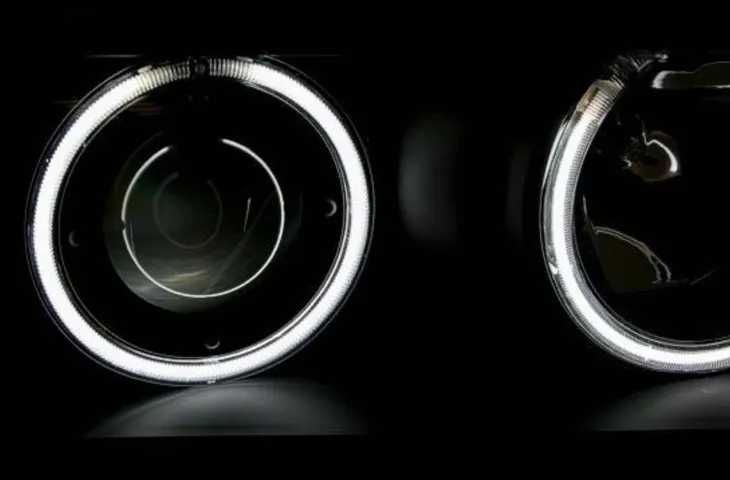reflektor-lampy-przod-ccfl-bmw-e36-1990-1999-sedan-kombi-komplet-black-strona-zabudowy-lewe-prawe
