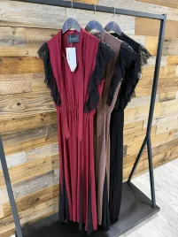 sukienka-maxi-z-koronka-na-ramionach-by-o-la-la-bordo