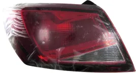 lampa-tylna-w-blotnik-lewa-5f0945095d-seat-leon-iii-nowa-oryginalna