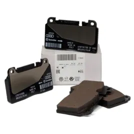 nowe-oryginalne-klocki-hamulcowe-zestaw-8r0698151ah