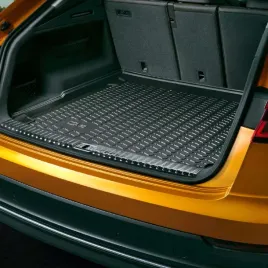 mata-do-bagaznika-audi-q8-oe-4m8061180a-nowaoryginalna