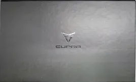 pakiet-powitalnych-akcesoriow-cupra-oe-bransoletka-l-oslona-kluczyka