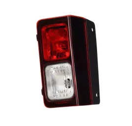 lampa-tylna-renault-trafic-14greater-le-van-zderzak