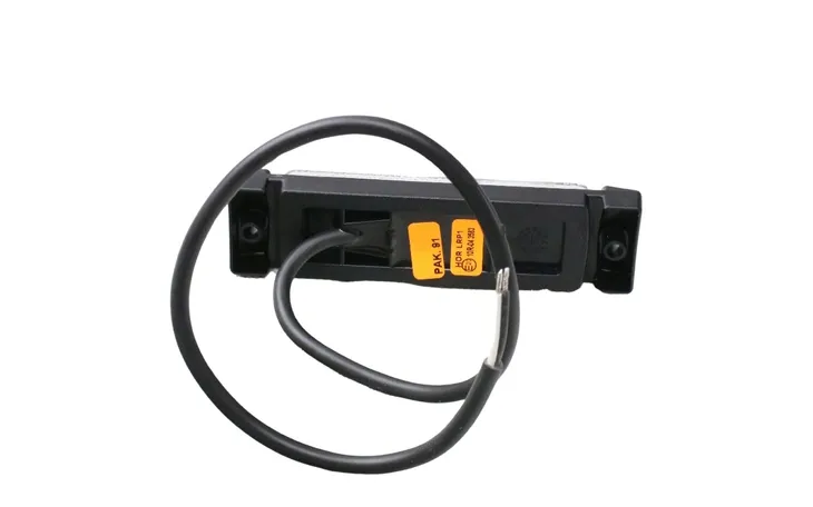 lampa-obrysowa-bus-van-jakosc-czesci-zgodnie-z-gvo-p-zamiennik-o-jakosci-porownywalnej-do-oryginalu