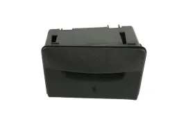 element-deski-iveco-daily-06greater-uchwyt-pr-na-kubek