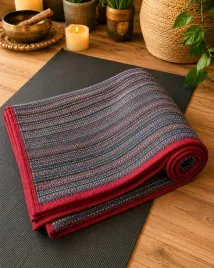 koc-do-yogi-jogi-asan-medytacji-160x200cm-z-bordowa-lamowka-polski-yoga