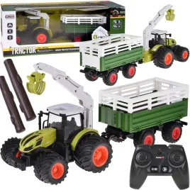 traktor-z-pilotem-i-przyczepa-do-bali-drewna-sterowany