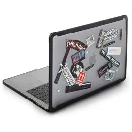 skinarma-etui-henko-macbook-pro-14-2021-2023-przezroczysty-frost-cl