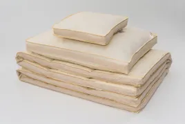 zestaw-puchowy-krolewski-koldra-200x220-cm-4-poduszki