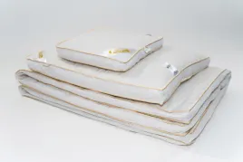 zestaw-puchowy-krolewski-koldra-200x220-cm-4-poduszki-white