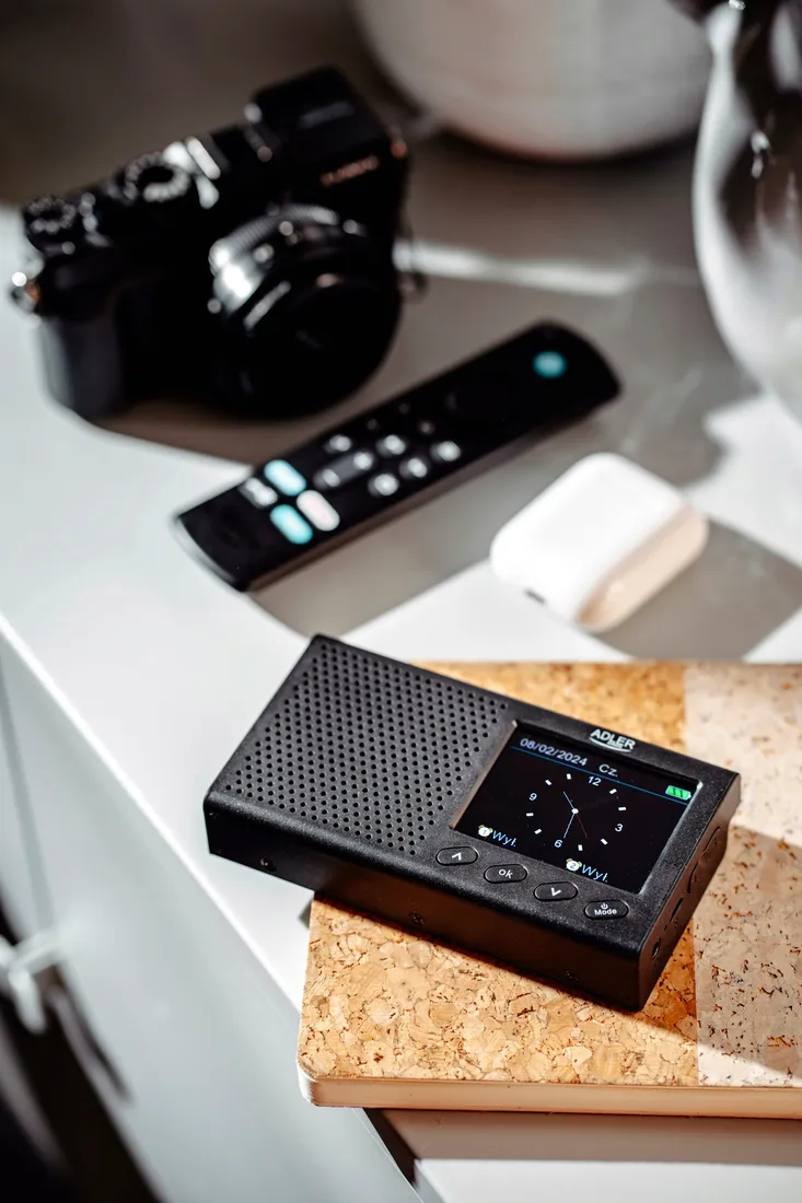 radio-przenosne-lcd-bluetooth-zegar