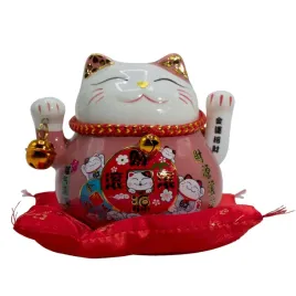 ceramiczny-kot-szczescia-maneki-neko-rozowy-na-poduszce-machajaca-lapka