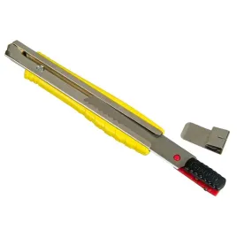 noz-z-ostrzem-lamanym-stanley-fatmax-18mm-0-10-421