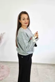 sweter-damski-z-dlugim-rekawem-i-ozdobna-wstazka-popielaty-uni