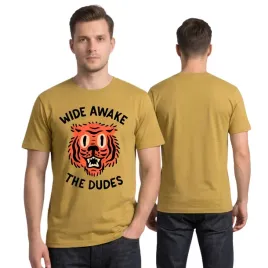 koszulka-meska-the-dudes-wide-awake-t-shirt-bawelniana-musztardowy