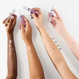 essence-blyszczyk-meta-glow-multi-reflective-lipgloss-01-marka-essence